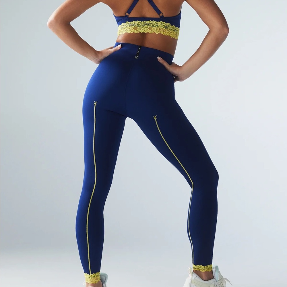 Fenty savage 2Pc  PREOWNED Hotline Lace-Trimmed High-Waist Legging
